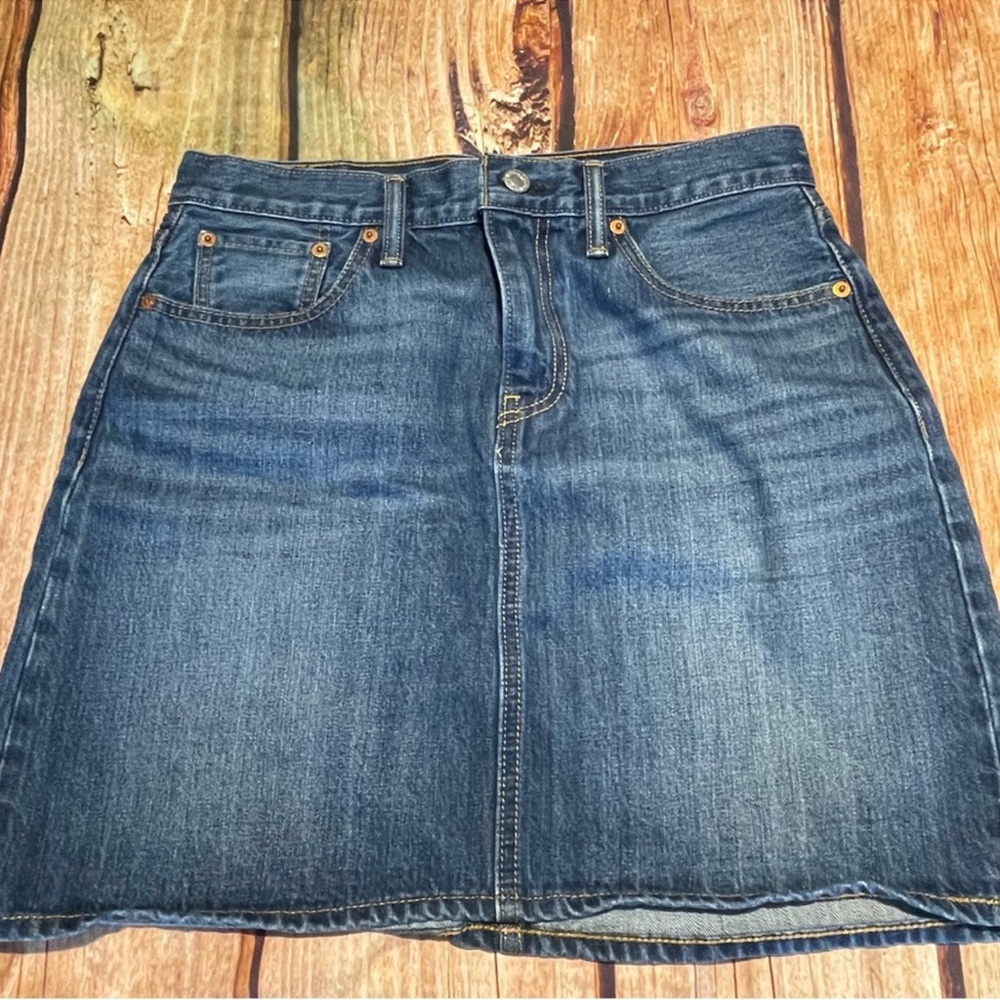 Denim Levi’s skirt